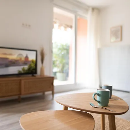 T2 - 1a 4p - Aeroport & Airbus - Parking Prive - Climatisation *