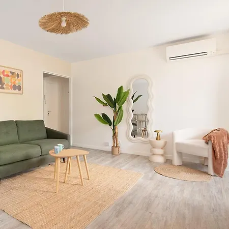 T2 - 1a 4p - Aeroport & Airbus - Parking Prive - Climatisation *