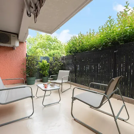 Apartment T2 - 1a 4p - Aeroport & Airbus - Parking Prive - Climatisation *