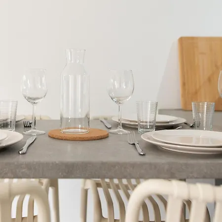 T2 - 1a 4p - Aeroport & Airbus - Parking Prive - Climatisation *