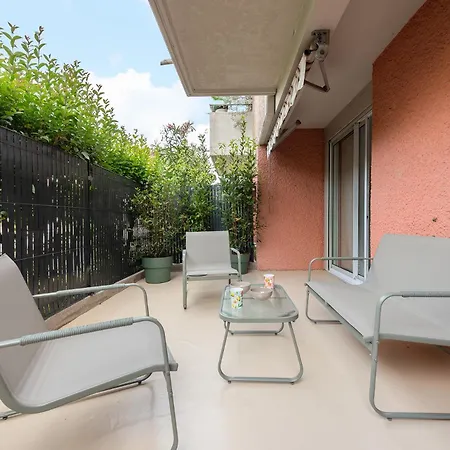 Apartment T2 - 1a 4p - Aeroport & Airbus - Parking Prive - Climatisation *